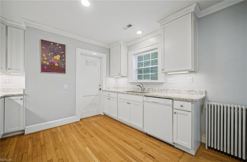 Photo 14 of 40 residential for sale in Norfolk virginia