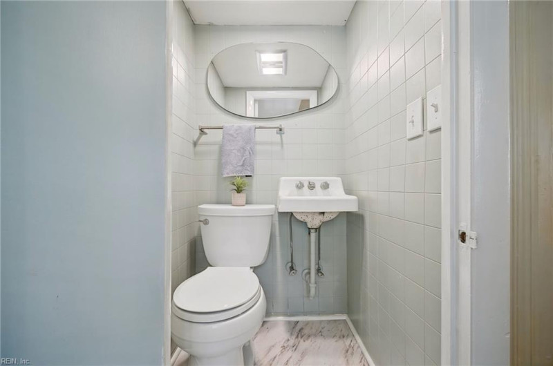 Photo 18 of 40 residential for sale in Norfolk virginia