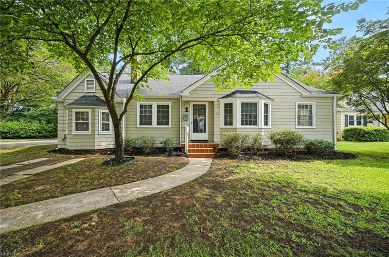 Photo 33 of 40 residential for sale in Norfolk virginia