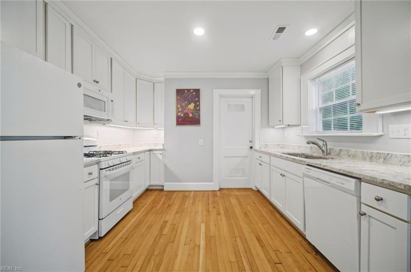 Photo 4 of 40 residential for sale in Norfolk virginia