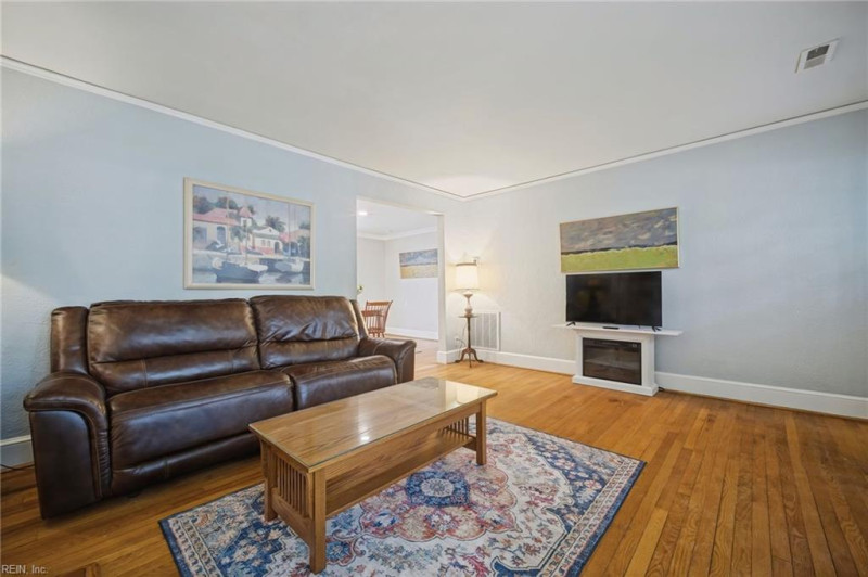 Photo 9 of 40 residential for sale in Norfolk virginia