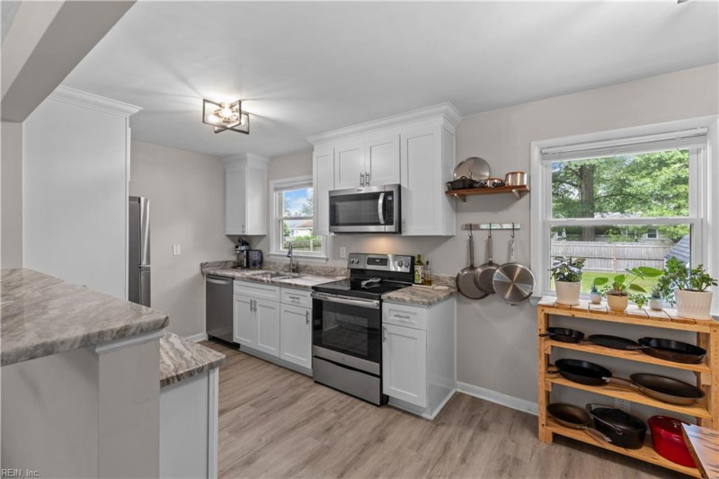 Photo 10 of 25 residential for sale in Portsmouth virginia