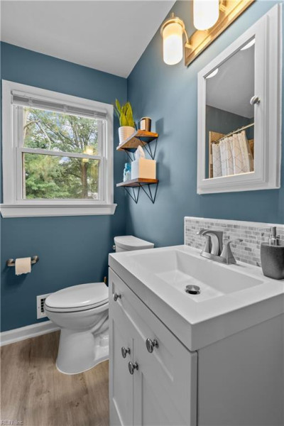 Photo 14 of 25 residential for sale in Portsmouth virginia
