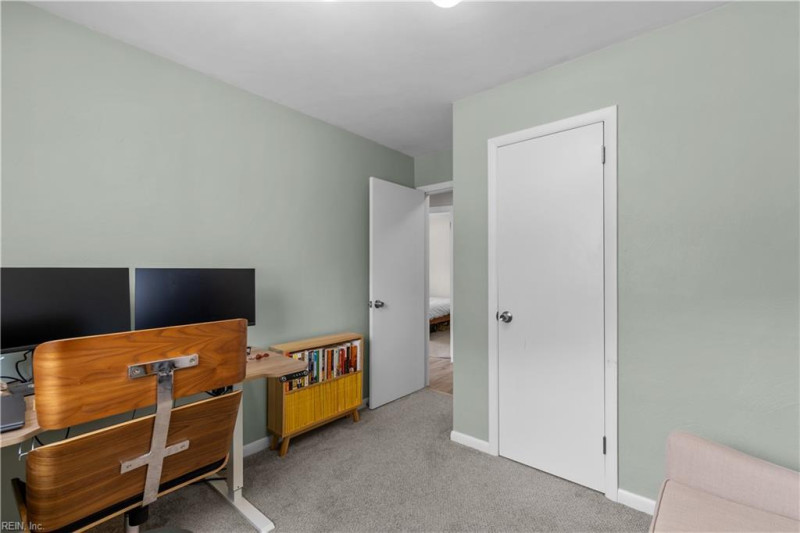 Photo 15 of 25 residential for sale in Portsmouth virginia