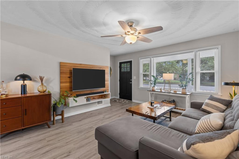 Photo 6 of 25 residential for sale in Portsmouth virginia