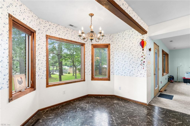 Photo 25 of 46 residential for sale in Chesapeake virginia