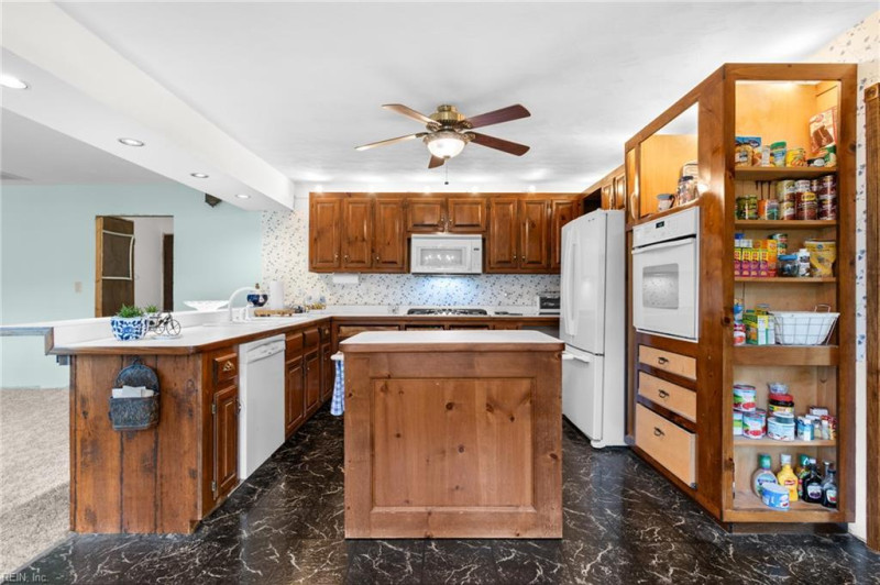 Photo 26 of 46 residential for sale in Chesapeake virginia