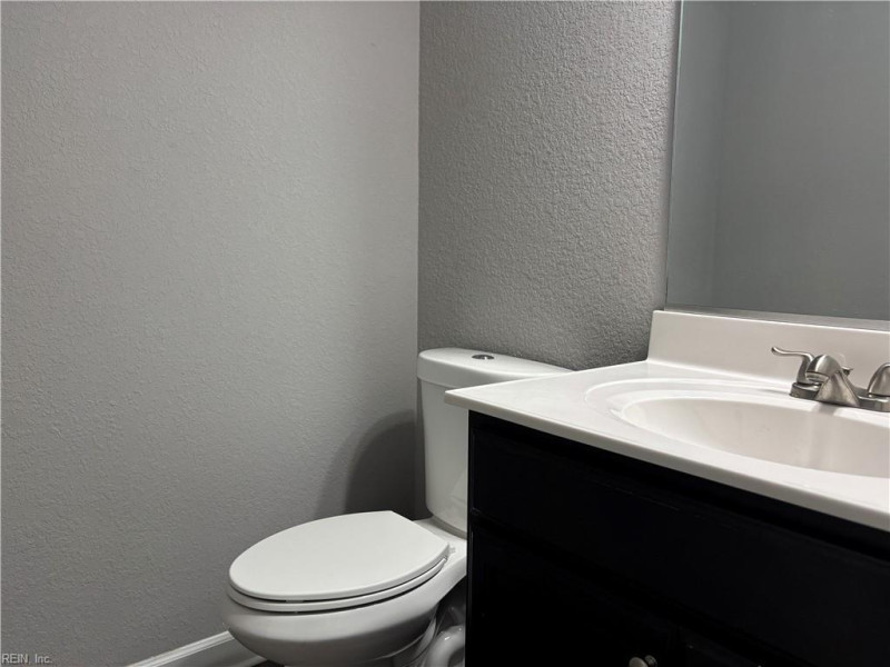 Photo 11 of 37 residential for sale in Portsmouth virginia