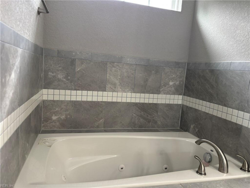 Photo 19 of 37 residential for sale in Portsmouth virginia
