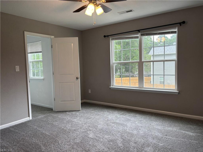 Photo 27 of 37 residential for sale in Portsmouth virginia