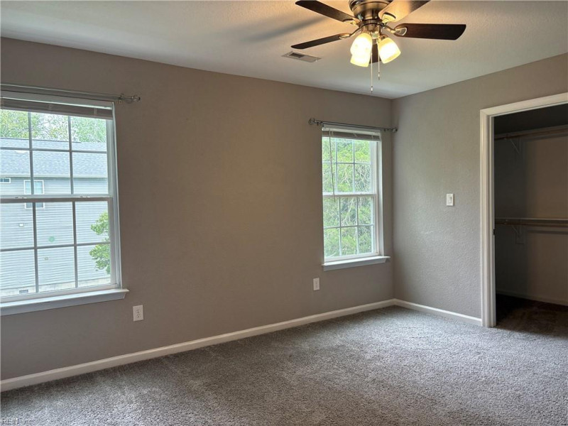 Photo 29 of 37 residential for sale in Portsmouth virginia