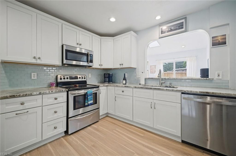 Photo 10 of 40 residential for sale in Virginia Beach virginia