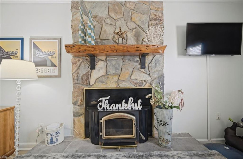 Photo 14 of 40 residential for sale in Virginia Beach virginia