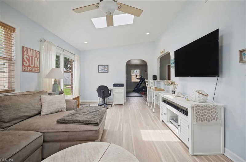 Photo 17 of 40 residential for sale in Virginia Beach virginia