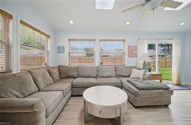 Photo 18 of 40 residential for sale in Virginia Beach virginia
