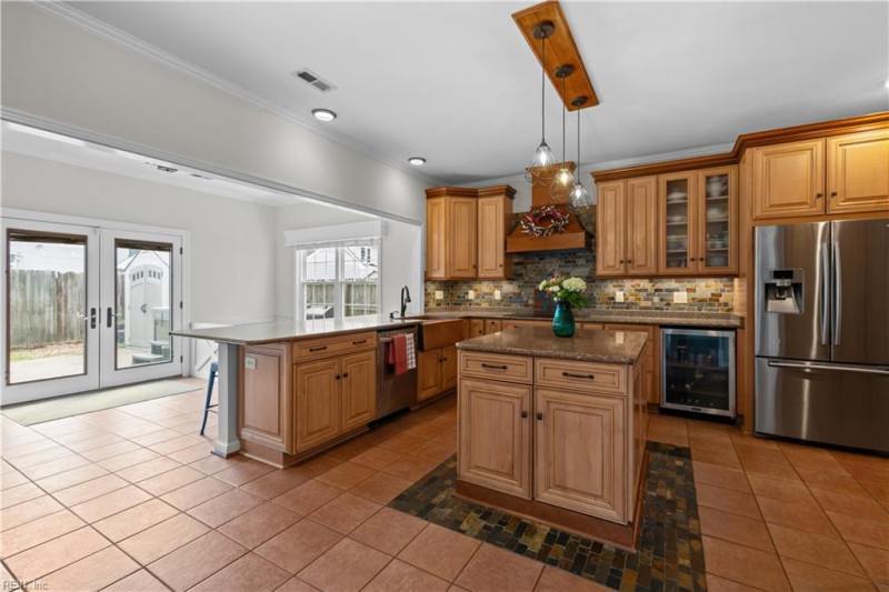 Photo 14 of 35 residential for sale in Virginia Beach virginia
