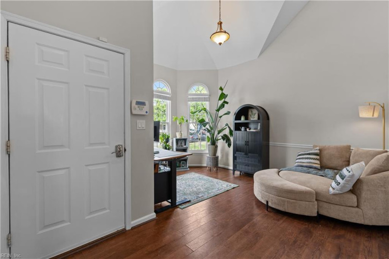 Photo 4 of 35 residential for sale in Virginia Beach virginia