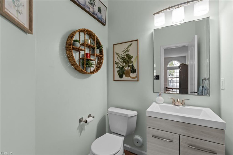 Photo 7 of 35 residential for sale in Virginia Beach virginia