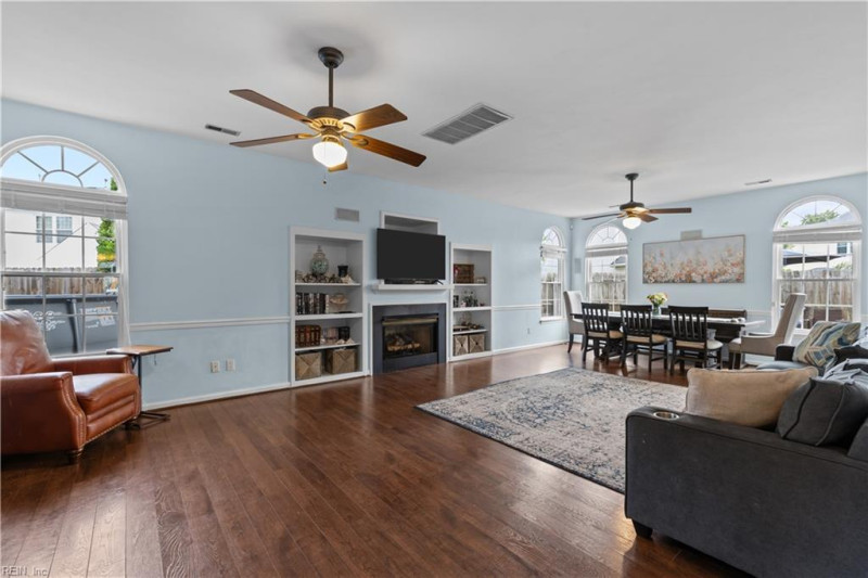 Photo 9 of 35 residential for sale in Virginia Beach virginia