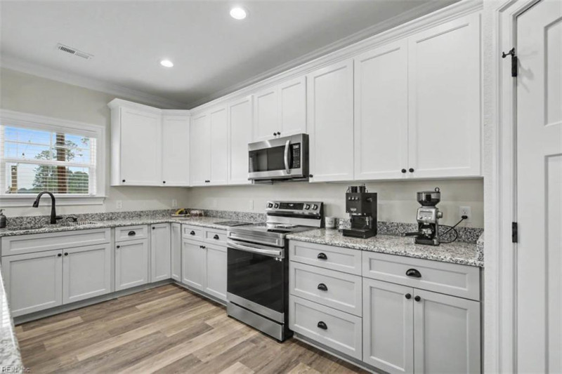 Photo 15 of 36 residential for sale in Suffolk virginia