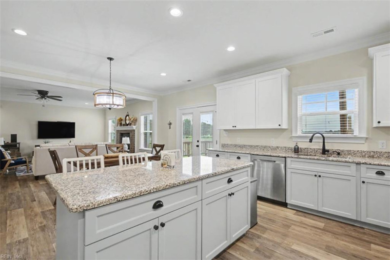 Photo 16 of 36 residential for sale in Suffolk virginia