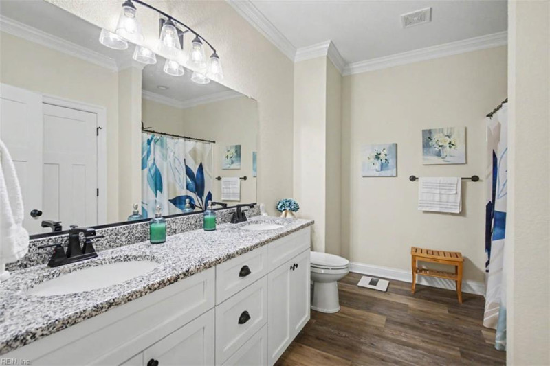 Photo 23 of 36 residential for sale in Suffolk virginia