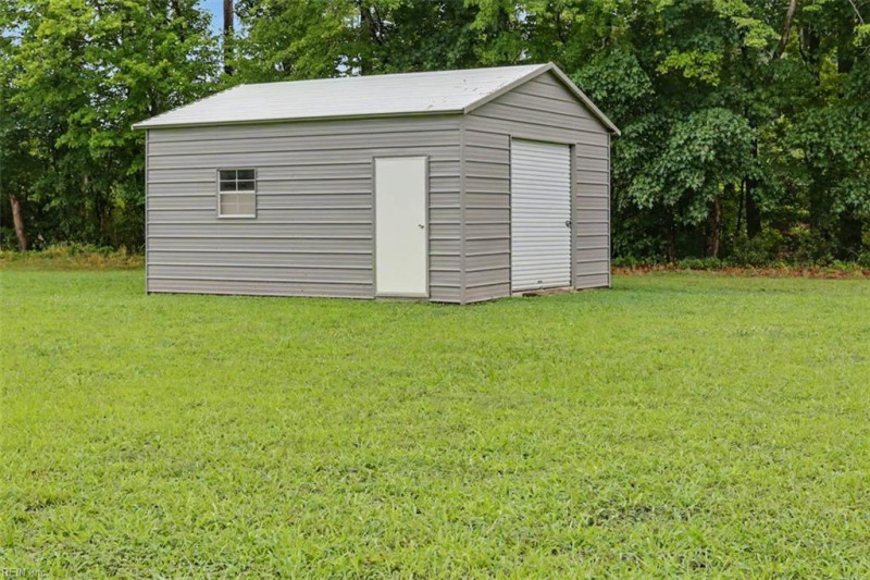 Photo 34 of 36 residential for sale in Suffolk virginia