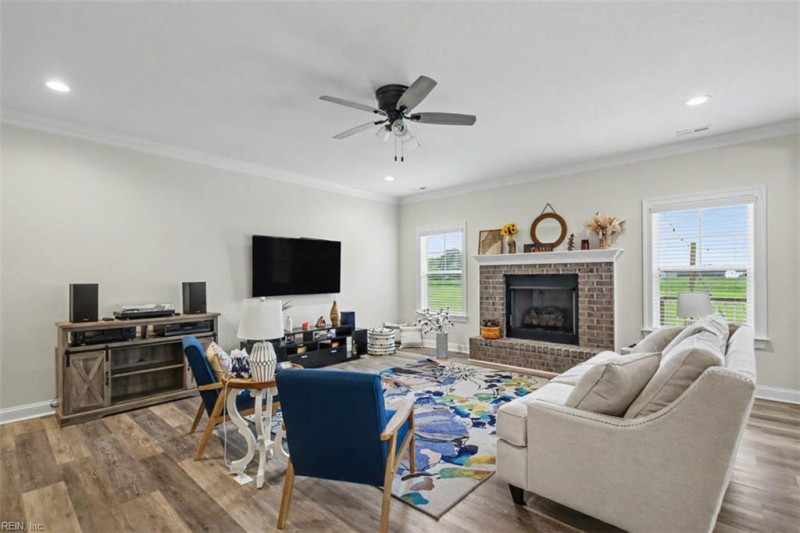 Photo 6 of 36 residential for sale in Suffolk virginia