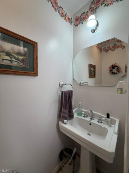Photo 17 of 40 residential for sale in Hampton virginia