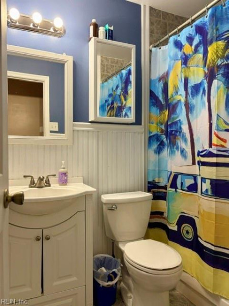 Photo 19 of 40 residential for sale in Hampton virginia