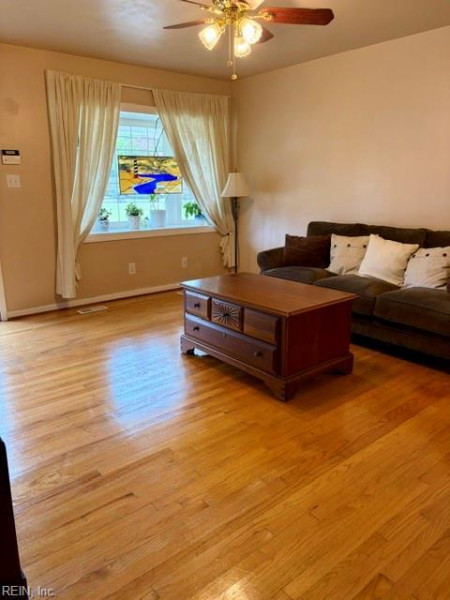 Photo 8 of 40 residential for sale in Hampton virginia