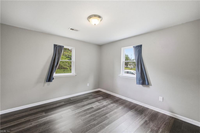 Photo 11 of 22 residential for sale in Norfolk virginia