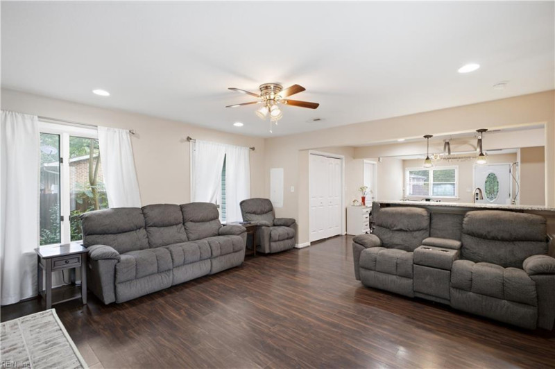 Photo 3 of 22 residential for sale in Norfolk virginia