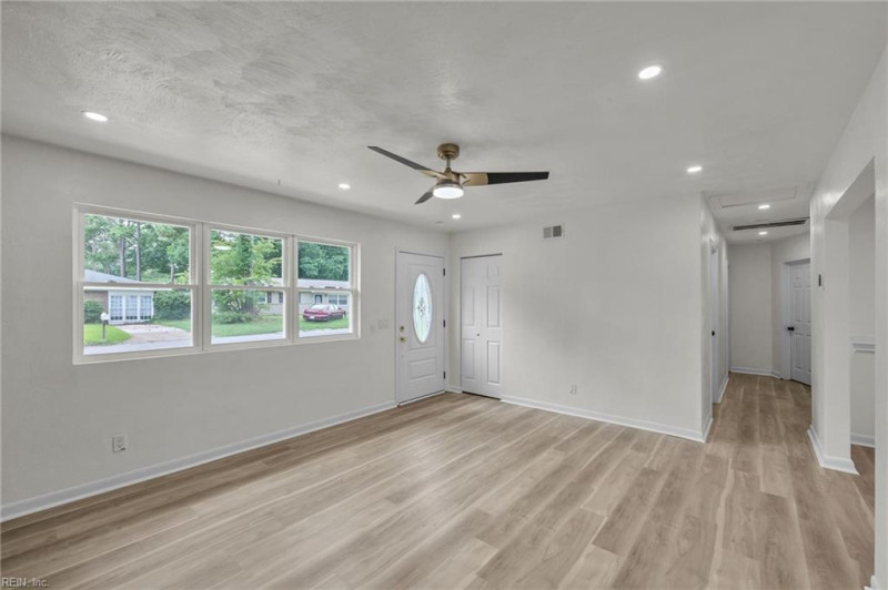 Photo 13 of 18 residential for sale in Chesapeake virginia Photo 13 of 18 residential for sale in Chesapeake virginia