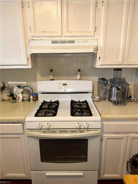 Photo 8 of 12 residential for sale in Chesapeake virginia Photo 8 of 12 residential for sale in Chesapeake virginia