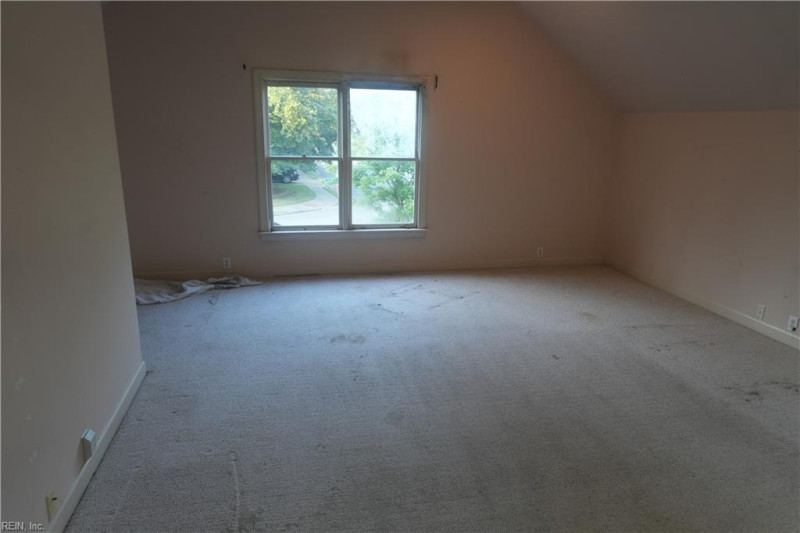 Photo 11 of 41 residential for sale in Hampton virginia