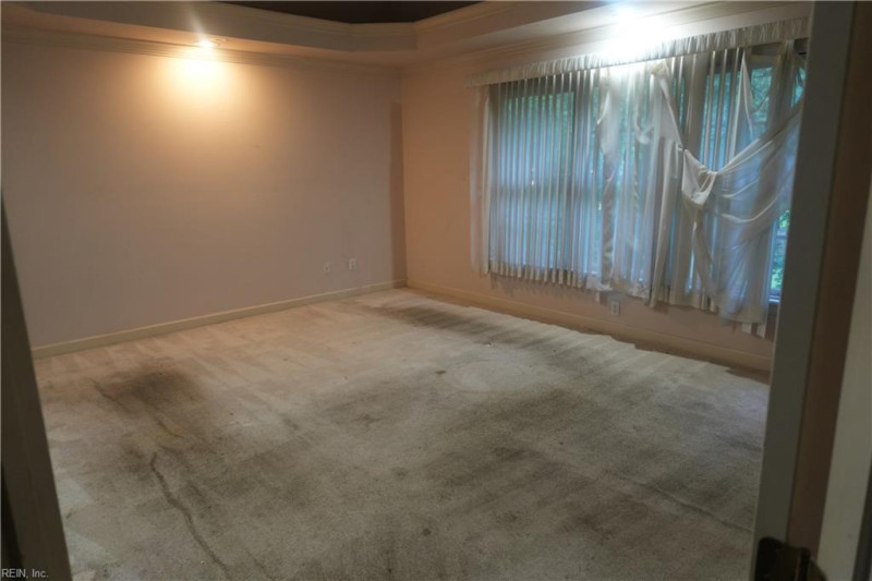Photo 13 of 41 residential for sale in Hampton virginia