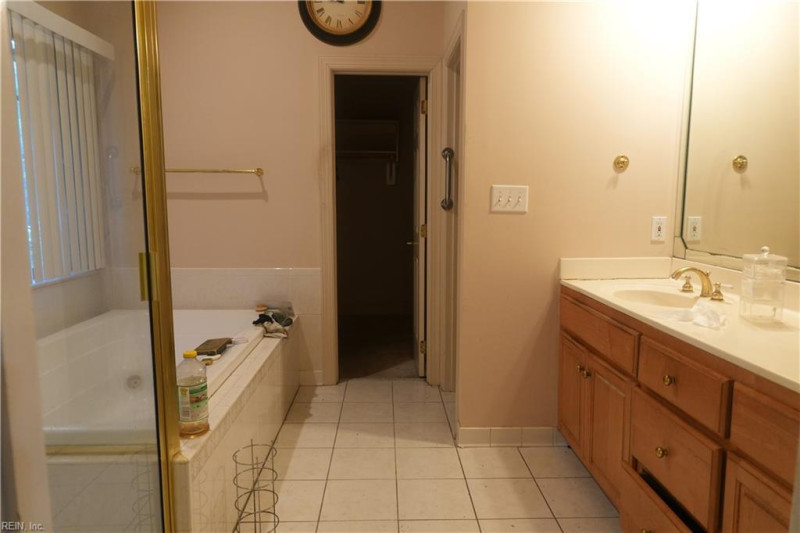 Photo 15 of 41 residential for sale in Hampton virginia