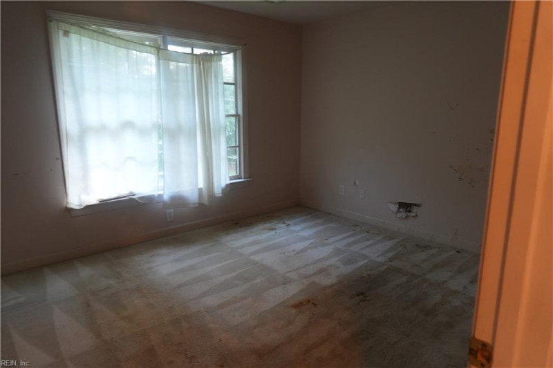 Photo 25 of 41 residential for sale in Hampton virginia