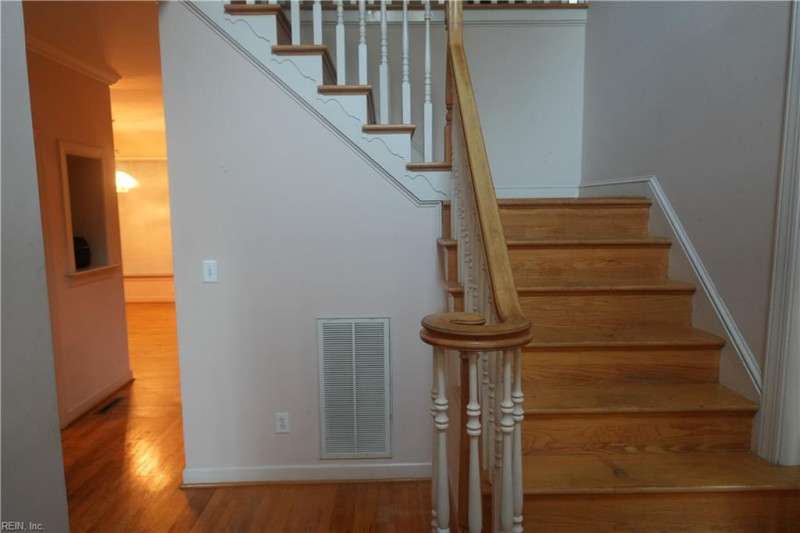 Photo 28 of 41 residential for sale in Hampton virginia