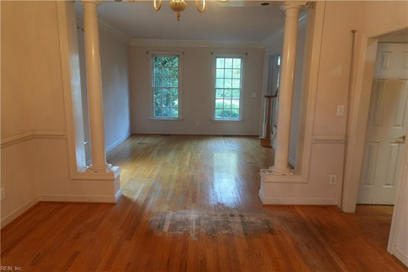 Photo 4 of 41 residential for sale in Hampton virginia