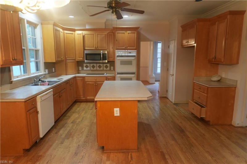 Photo 6 of 41 residential for sale in Hampton virginia