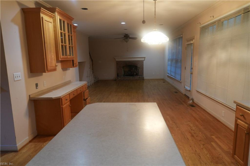 Photo 7 of 41 residential for sale in Hampton virginia