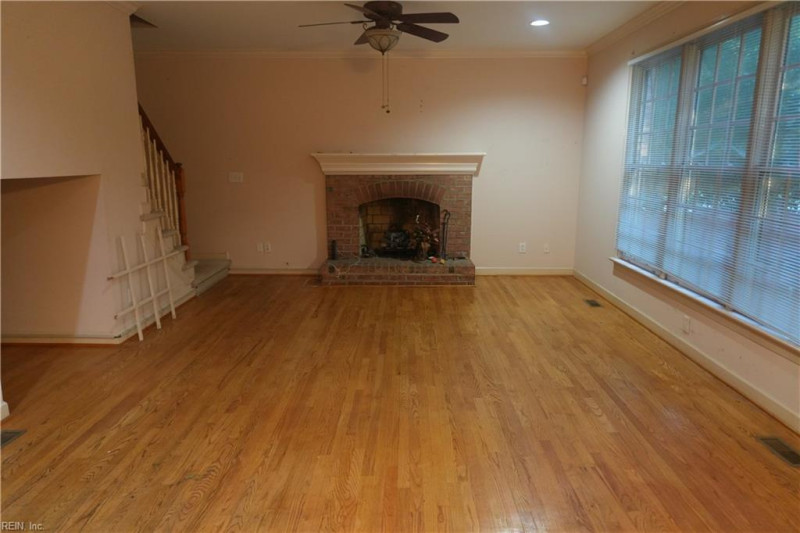 Photo 8 of 41 residential for sale in Hampton virginia