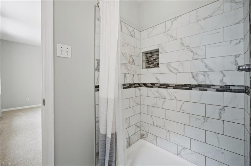 Photo 17 of 39 residential for sale in Virginia Beach virginia