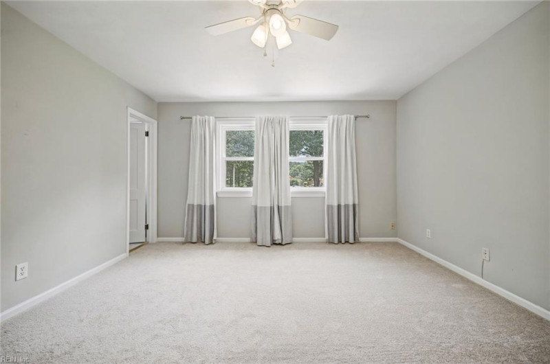 Photo 18 of 39 residential for sale in Virginia Beach virginia