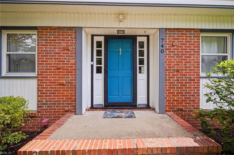 Photo 3 of 39 residential for sale in Virginia Beach virginia