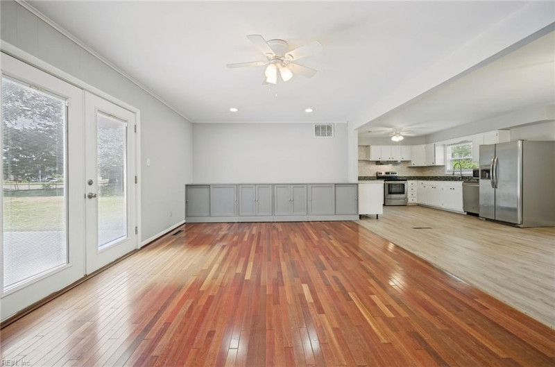 Photo 7 of 39 residential for sale in Virginia Beach virginia