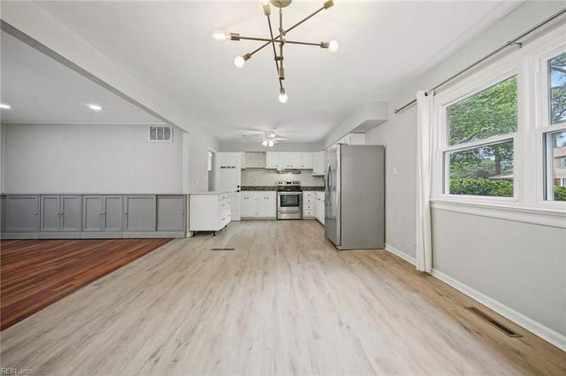 Photo 8 of 39 residential for sale in Virginia Beach virginia
