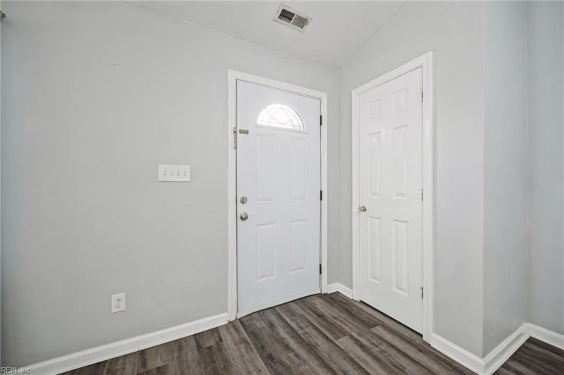 Photo 11 of 40 residential for sale in Chesapeake virginia Photo 11 of 40 residential for sale in Chesapeake virginia